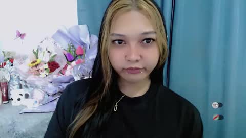 Shanti xhey online show from May 13, 3:43 pm