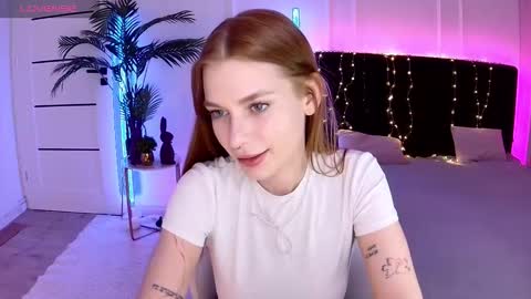 alisa_woood online show from March 14, 5:06 pm