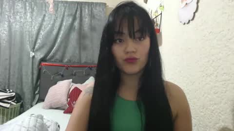 Snapshot of alisha_9997 chatting on February 23, 11:25 pm alisha_9997 online show from February 23, 11:25 pm