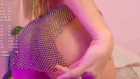 Alison online show from December 1, 8:07 pm