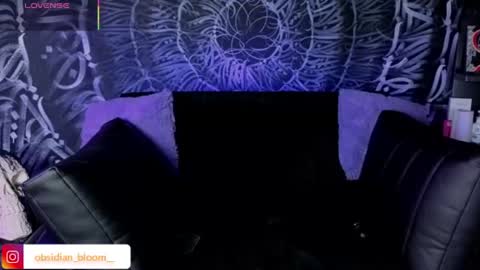 alison_wynter online show from August 4, 3:57 am