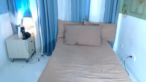 hotty online show from July 2, 6:07 am