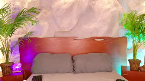 Alison Moon  online show from July 17, 1:07 am