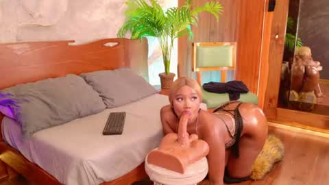 Alison Moon  online show from July 14, 10:59 pm