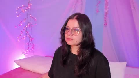 Mia online show from July 10, 4:06 am
