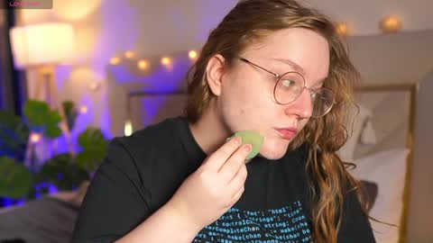 Alissa online show from December 5, 12:39 pm