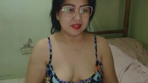 alissalove18 online show from April 29, 3:22 am