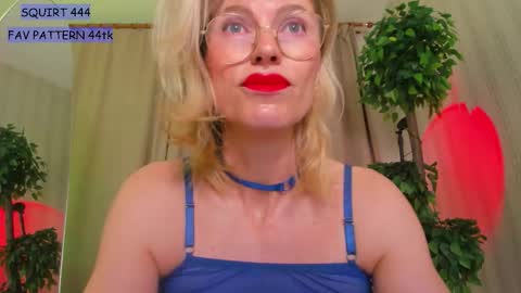 im Allise online show from September 15, 3:19 am