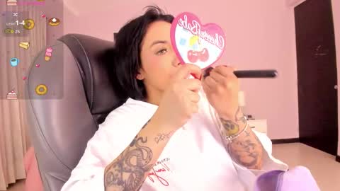 alisson__cortez online show from March 12, 12:20 pm