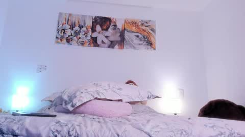 Goddess  online show from October 19, 3:44 am