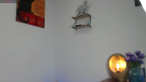 alix_kitty_ online show from June 25, 3:36 am