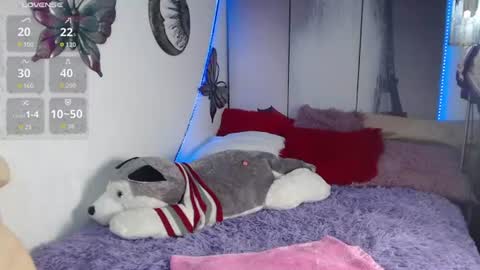 alix_kitty_ online show from June 11, 2:53 am