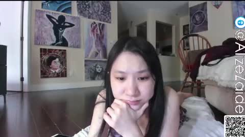Alize Zaide online show from June 15, 8:01 pm