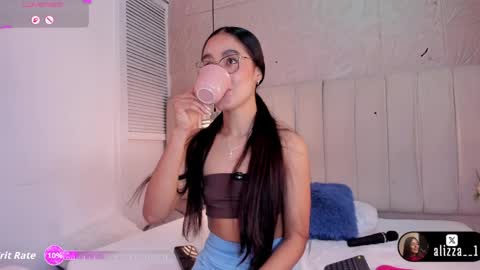 alizza_ online show from April 29, 11:48 am