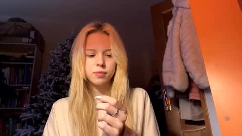 Lina online show from December 15, 7:48 am