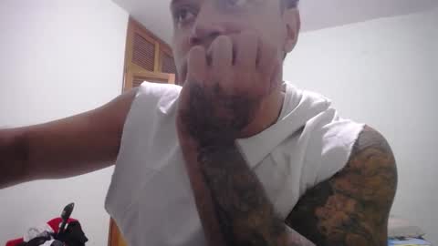 allen_ferrer10 online show from May 7, 3:13 am
