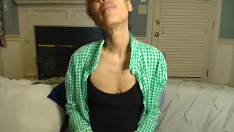 wishlist on bio online show from April 22, 3:35 am