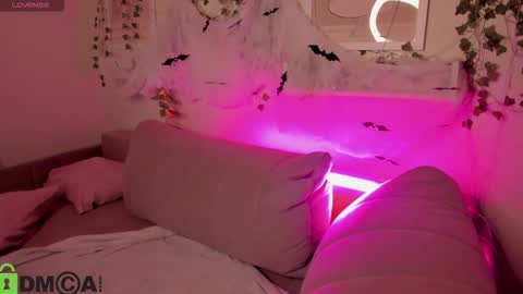 alli_aster online show from November 4, 2:13 am