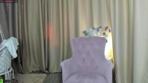 alli_aster online show from April 29, 3:11 am