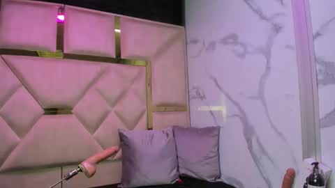 allison_69ts online show from March 15, 3:00 am