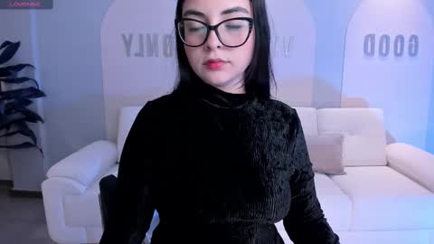 Allison Rogers online show from March 1, 7:15 pm