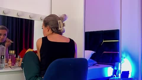 AllisonSweetie online show from July 27, 12:35 pm