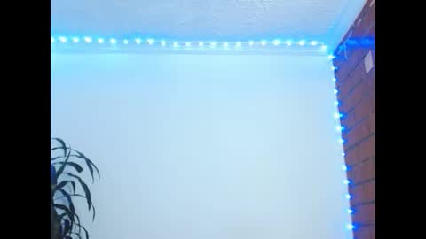 Max online show from October 30, 6:52 pm