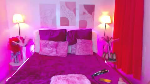 Snapshot of alluring_brianna08 chatting on October 7, 5:14 am Brianna online show from October 7, 5:14 am