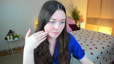 alluringeyess online show from May 14, 4:38 pm