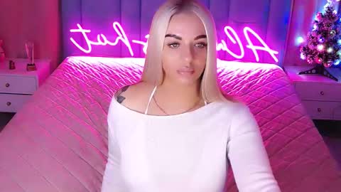 AlwaysHot online show from January 7, 2:05 am