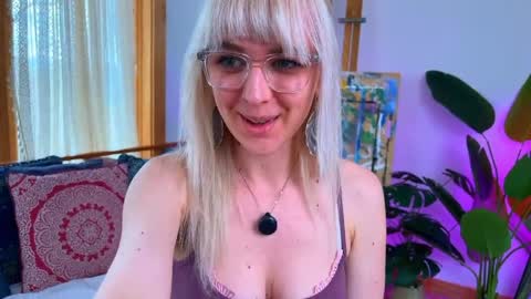 Ally Elliot online show from April 3, 6:15 pm