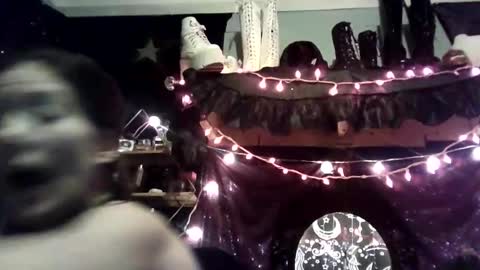 allymoon1369 online show from March 10, 9:35 am