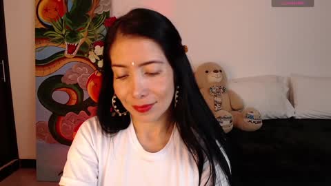 Snapshot of alma_art_ chatting on February 1, 1:34 am alma_art_ online show from February 1, 1:34 am