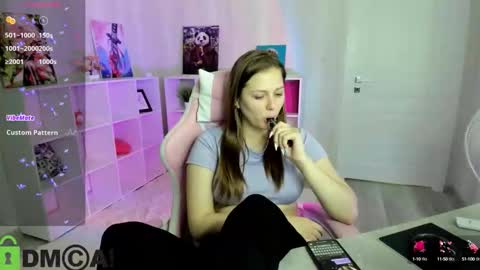 Snapshot of alma_jons chatting on September 26, 12:07 am alma_jons online show from September 26, 12:07 am