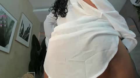 Snapshot of alma_leon chatting on October 2, 11:53 am Alma Len online show from October 2, 11:53 am