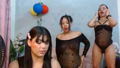 alma_meza online show from July 15, 2:11 pm