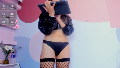 alma_x_ online show from April 29, 2:11 pm