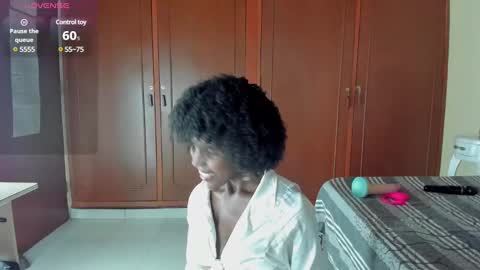 Snapshot of almasaennz chatting on March 8, 8:25 pm online show from March 8, 8:25 pm