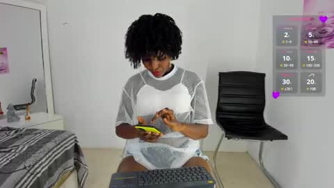 Snapshot of almasaennz chatting on January 23, 8:45 pm online show from January 23, 8:45 pm