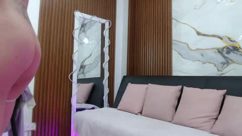 alonddra_tay online show from April 30, 5:40 pm