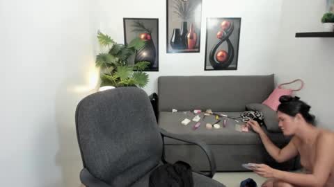 alondra_smith69 online show from June 16, 6:06 am