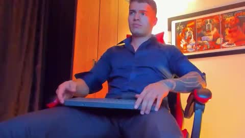 alpha_dominus_ online show from January 7, 4:06 am