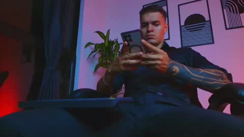 alpha_dominus_ online show from May 12, 3:48 am