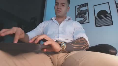 alpha_dominus_ online show from July 31, 4:13 am