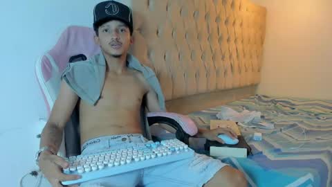 alpha_marcus online show from June 2, 8:16 am