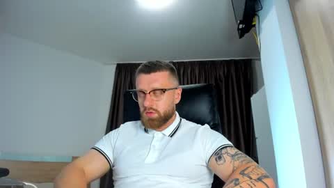 Alphaalexxx Lets reach Me 100 thumbs up online show from July 8, 5:38 pm