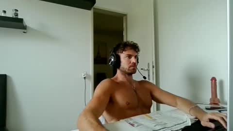alphah_hunk online show from May 7, 11:06 am