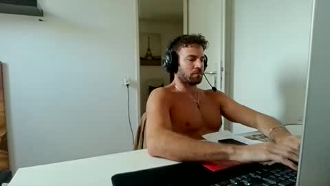 alphah_hunk online show from June 6, 9:48 am