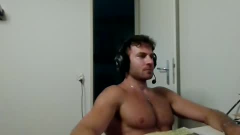 alphah_hunk online show from August 4, 6:15 pm