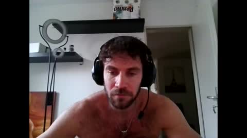 alphah_hunk online show from December 4, 2:49 pm